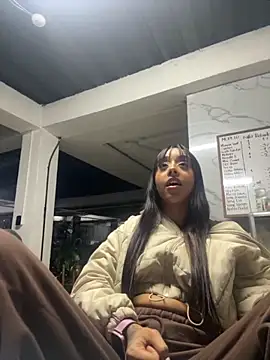 Aleja ruizz online show from 09/21/25, 07:24