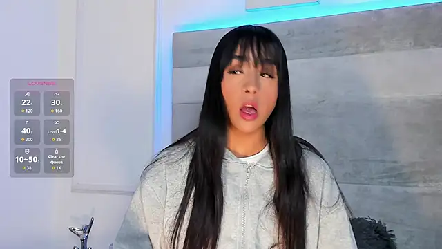 Aleja ruizz online show from 12/15/25, 01:55