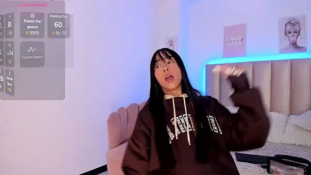 Aleja ruizz online show from 09/24/25, 04:52