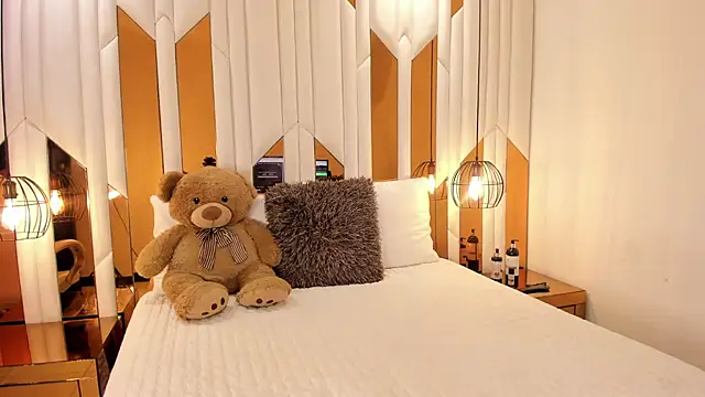 ValeriaPrado online show from 10/25/25, 08:20