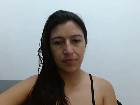 Snapshot of SarahFriendly chatting on 03/24/26, 11:43 SarahFriendly online show from 03/24/26, 11:43