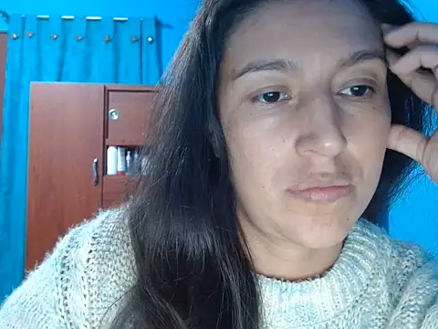 Snapshot of SarahFriendly chatting on 06/30/26, 11:49 SarahFriendly online show from 06/30/26, 11:49