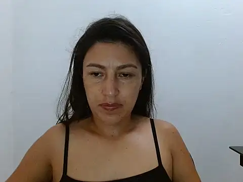 Snapshot of SarahFriendly chatting on 06/14/26, 01:56 SarahFriendly online show from 06/14/26, 01:56