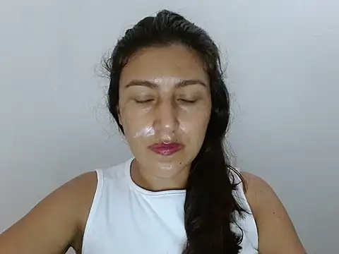 SarahFriendly online show from 05/25/26, 06:17