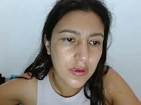 Snapshot of SarahFriendly chatting on 06/03/26, 11:22 SarahFriendly online show from 06/03/26, 11:22