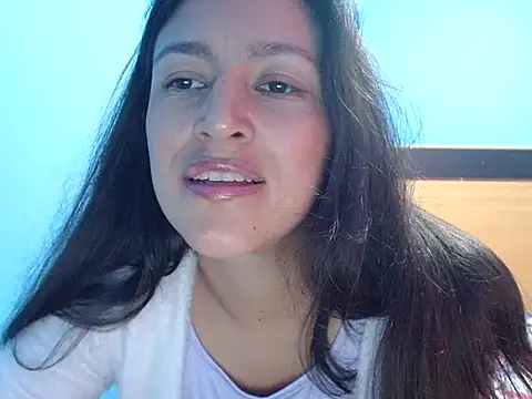 Snapshot of SarahFriendly chatting on 04/05/26, 08:04 SarahFriendly online show from 04/05/26, 08:04