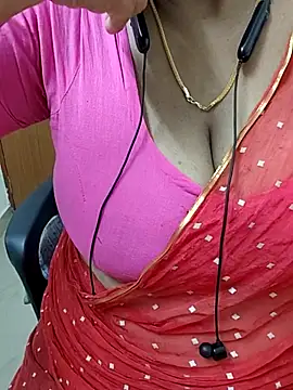 Snapshot of tami_lavanya chatting on 07/19/26, 08:56 tami lavanya online show from 07/19/26, 08:56