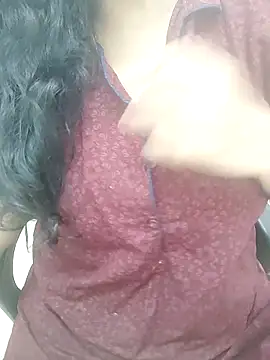 Snapshot of tami_lavanya chatting on 12/17/25, 05:40 tami lavanya online show from 12/17/25, 05:40