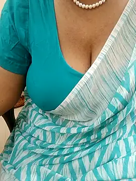 Snapshot of tami_lavanya chatting on 11/08/25, 04:54 tami lavanya online show from 11/08/25, 04:54