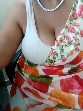 tami lavanya online show from 10/15/25, 05:06