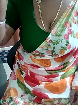 Snapshot of tami_lavanya chatting on 10/27/25, 10:05 tami lavanya online show from 10/27/25, 10:05