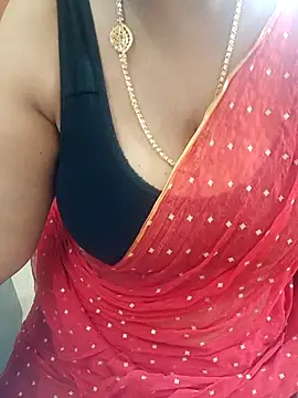 Snapshot of tami_lavanya chatting on 10/29/25, 04:33 tami lavanya online show from 10/29/25, 04:33