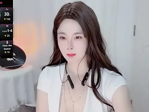 Snapshot of yiyi-zh chatting on 07/18/26, 03:15 yiyi-zh online show from 07/18/26, 03:15