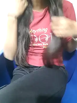 Aarti-kumri online show from 10/27/25, 12:50
