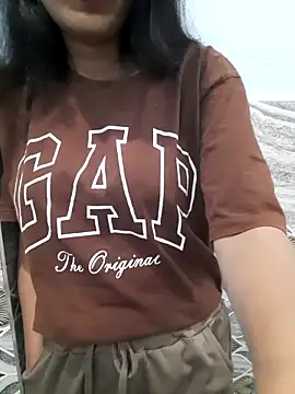 Snapshot of Aarti-kumri chatting on 11/23/25, 09:03 Aarti-kumri online show from 11/23/25, 09:03