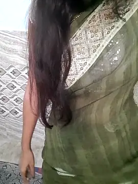 Snapshot of Aarti-kumri chatting on 11/11/25, 10:43 Aarti-kumri online show from 11/11/25, 10:43