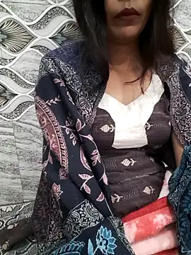 Snapshot of Aarti-kumri chatting on 11/17/25, 10:25 Aarti-kumri online show from 11/17/25, 10:25