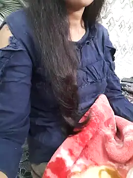 Snapshot of Aarti-kumri chatting on 11/17/25, 10:19 Aarti-kumri online show from 11/17/25, 10:19