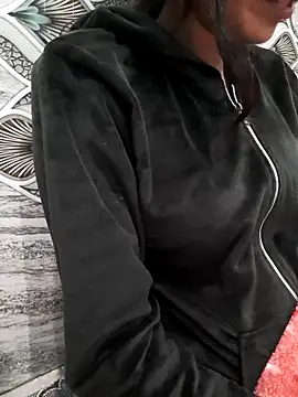 Snapshot of Aarti-kumri chatting on 11/14/25, 06:11 Aarti-kumri online show from 11/14/25, 06:11