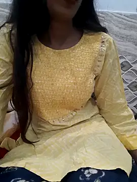 Snapshot of Aarti-kumri chatting on 11/22/25, 03:55 Aarti-kumri online show from 11/22/25, 03:55