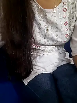 Aarti-kumri online show from 10/18/25, 10:06