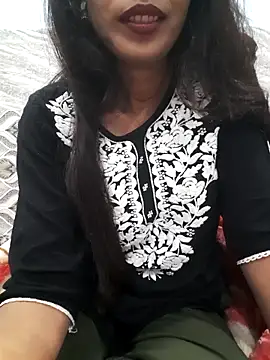 Snapshot of Aarti-kumri chatting on 11/28/25, 04:18 Aarti-kumri online show from 11/28/25, 04:18