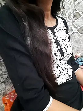 Snapshot of Aarti-kumri chatting on 11/09/25, 02:54 Aarti-kumri online show from 11/09/25, 02:54