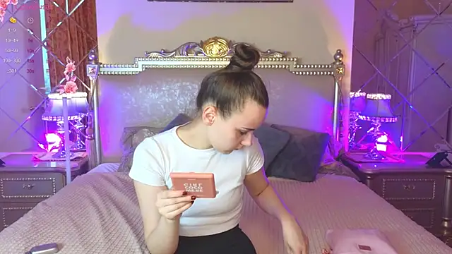 Kelly Cartier online show from 10/09/25, 12:06