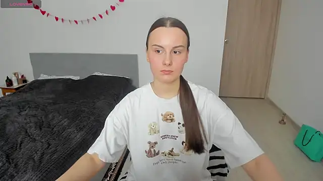 Kelly Cartier online show from 02/17/26, 12:02