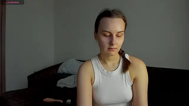Kelly Cartier online show from 06/24/26, 04:38