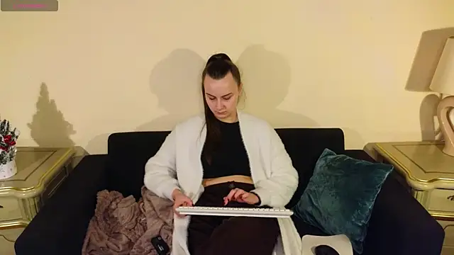 Kelly Cartier online show from 01/15/26, 12:52