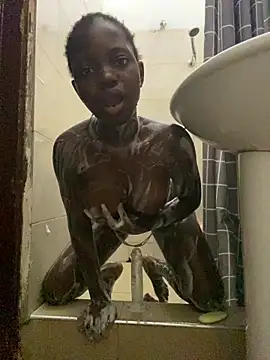 Snapshot of succy33 chatting on 10/29/25, 11:09 succy33 online show from 10/29/25, 11:09