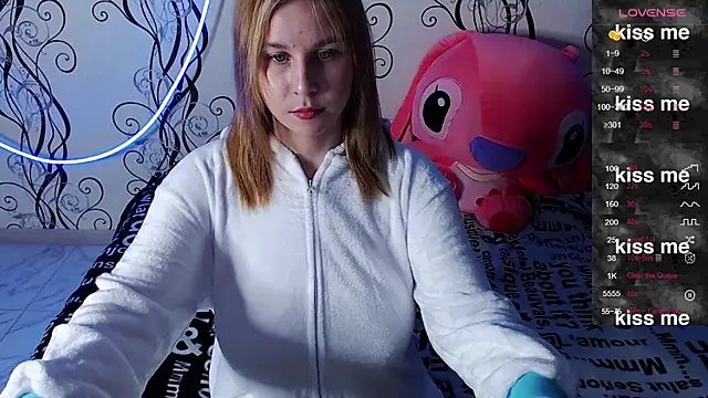 RoyAngela online show from 10/19/25, 03:37