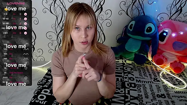 RoyAngela online show from 11/11/25, 06:19