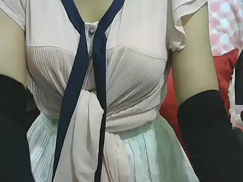 Snapshot of sheetal-sheetal95 chatting on 09/18/25, 12:41 sheetal-sheetal95 online show from 09/18/25, 12:41