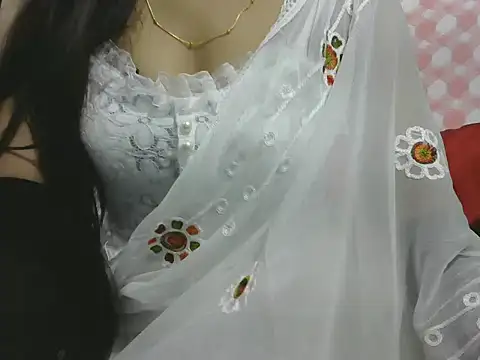 Snapshot of sheetal-sheetal95 chatting on 09/10/25, 05:12 sheetal-sheetal95 online show from 09/10/25, 05:12