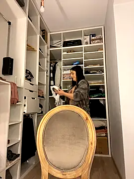 Lexi Storm online show from 11/22/25, 06:45