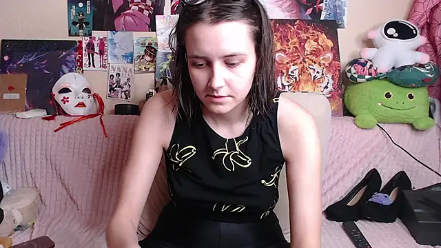 AliceChio online show from 12/04/25, 05:28