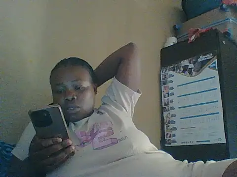 Snapshot of chocolateboobs92 chatting on 10/30/25, 08:56 chocolateboobs92 online show from 10/30/25, 08:56