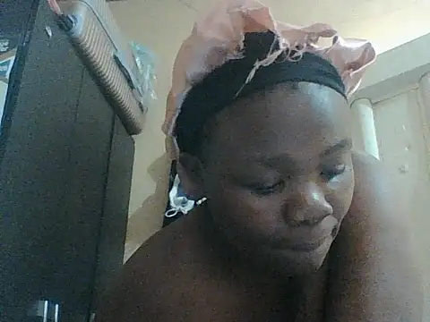 Snapshot of chocolateboobs92 chatting on 10/31/25, 12:02 chocolateboobs92 online show from 10/31/25, 12:02