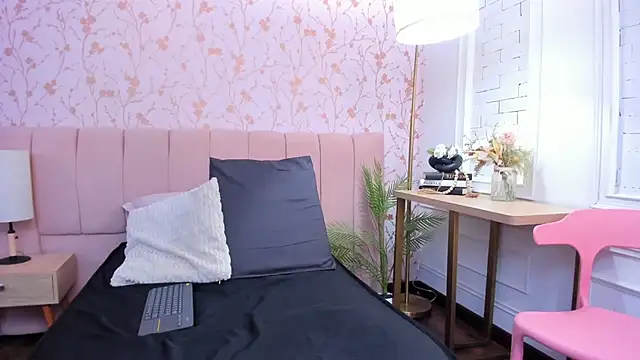 ariannaliss online show from 11/26/25, 12:16