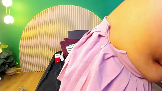 ariannaliss online show from 10/17/25, 07:04
