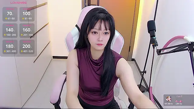 Snapshot of Fioriy66 chatting on 06/24/26, 12:04 Fioriy66 online show from 06/24/26, 12:04