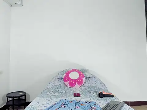 caamii foxx online show from 10/01/25, 01:48