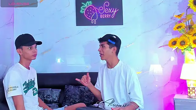 The boys at online show from 09/12/25, 04:23