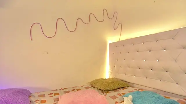 tatixxxvega online show from 10/24/25, 01:21