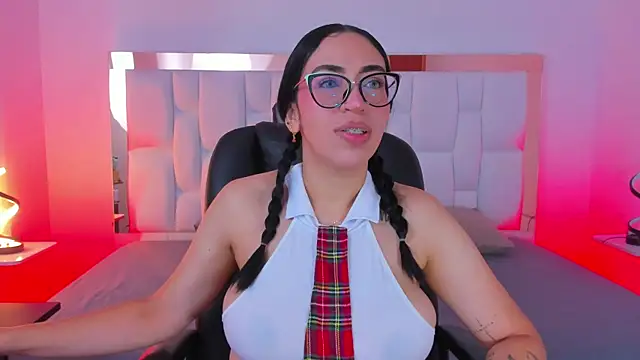 Snapshot of Camille_Juicy chatting on 09/26/25, 12:45 Camille Juicy online show from 09/26/25, 12:45