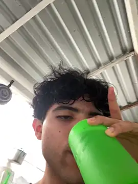 Axel-Mejia online show from 04/16/26, 09:39