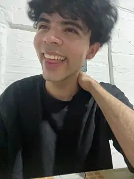 Axel-Mejia online show from 05/27/26, 01:04
