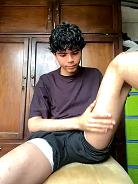 Axel-Mejia online show from 11/07/25, 08:02